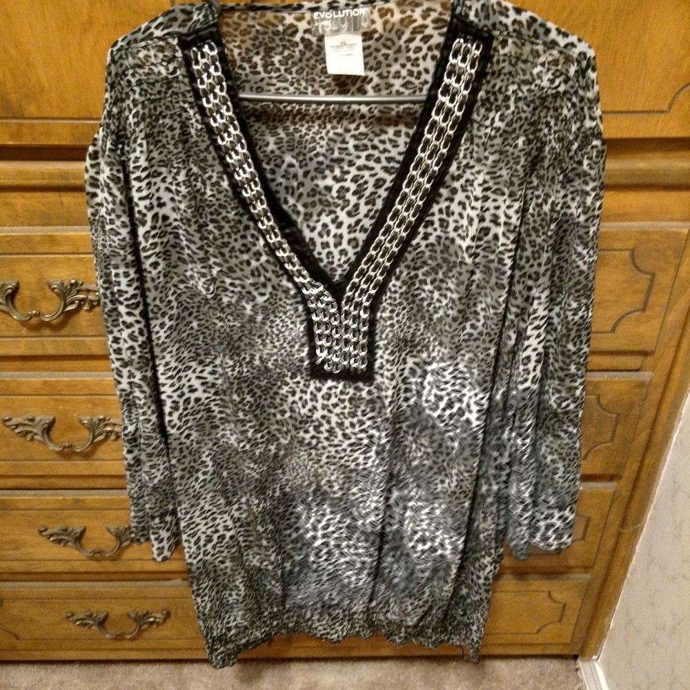 Back blouse - Picture 3 of 3